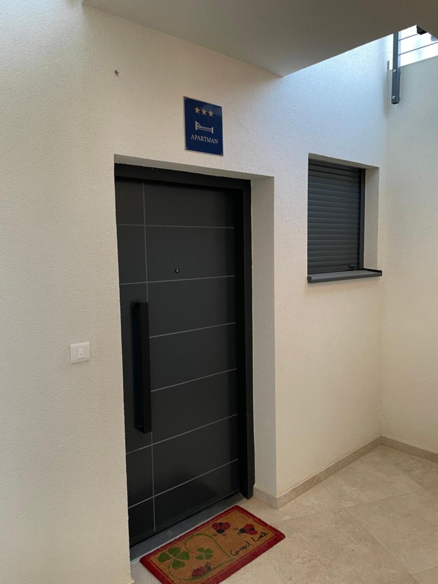 Apartman La Dolce Vita Баньоле Екстериор снимка