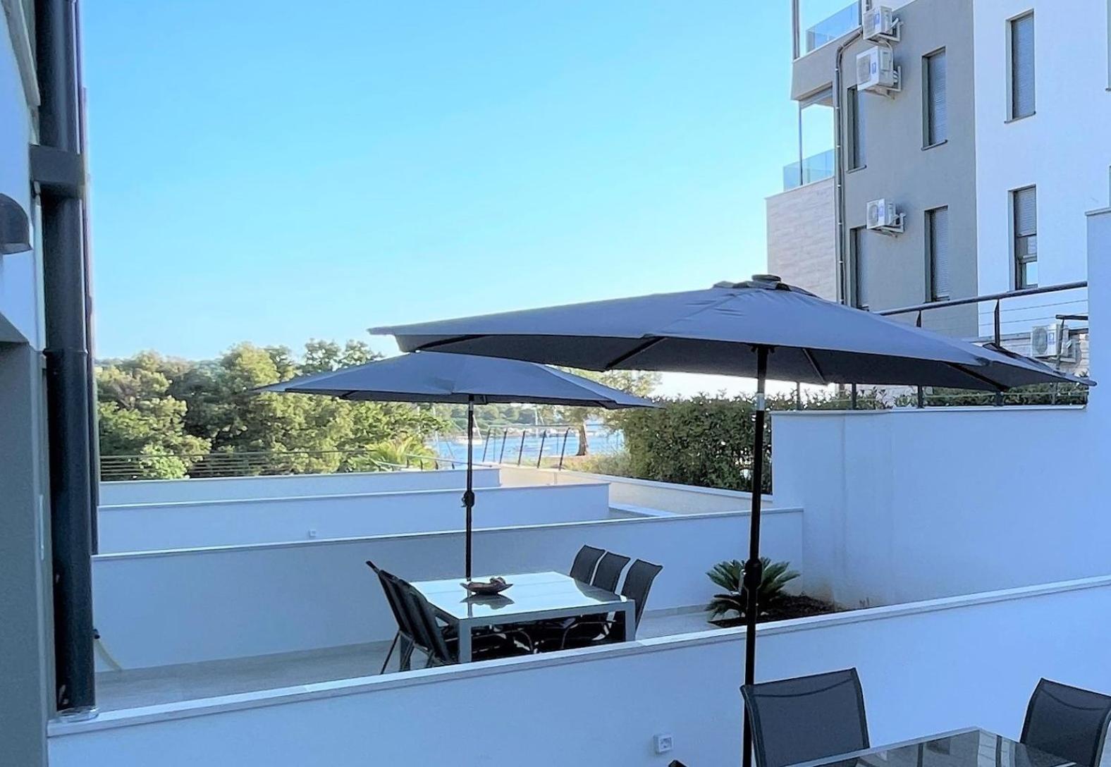 Apartman La Dolce Vita Баньоле Екстериор снимка